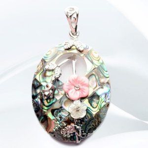 Mother of Pearl Flower Pendant